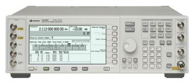 ○標準信号発生器E4438C/ESGベクトル信号発生器/250kHz-3GHz/校正日